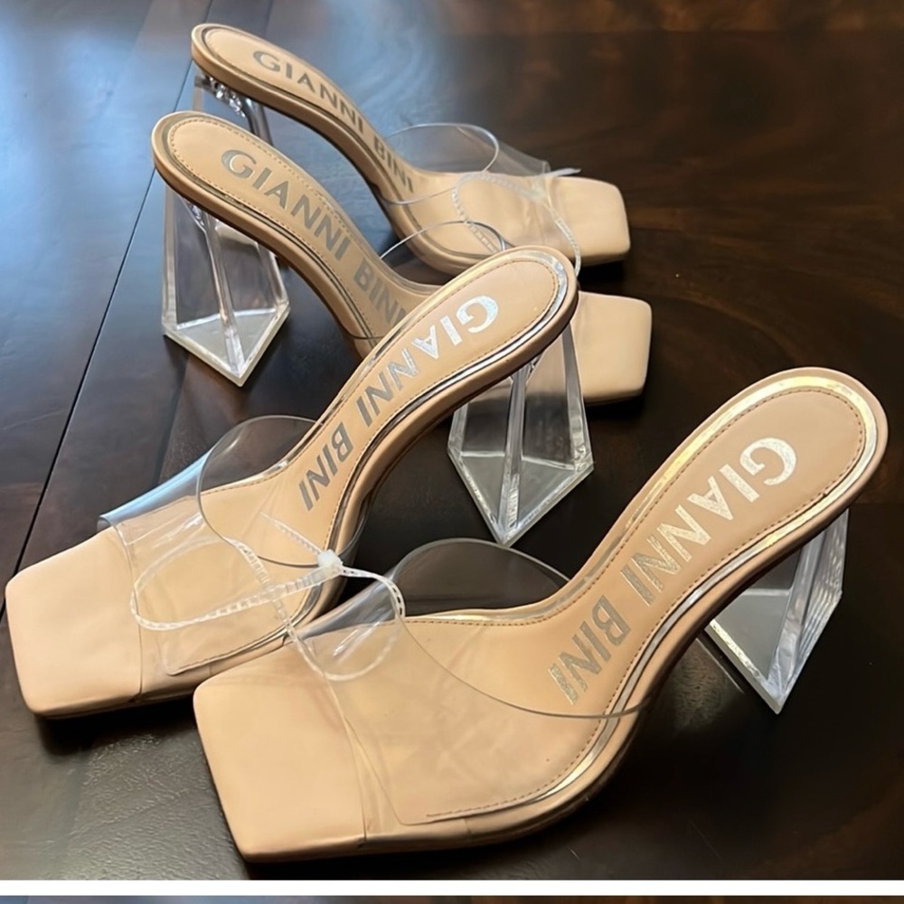 Gianni Bini Caylor Clear Patent Square Toe Triangle 3.5" Heel Sandals 11M